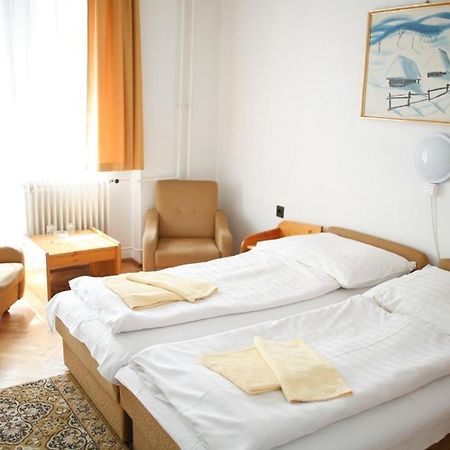 Hotel Bara Gellert Budapest Bagian luar foto